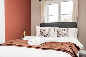 Perfect Booking 3 Bed Spacious Parking