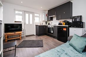 Relaxing Annexe With Garden Access Parking