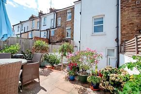Perfect Booking Near Ramsgate Station And Beach