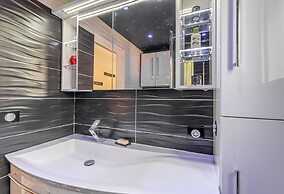 Stunning Renovated 1-bedroom Breathtaking View