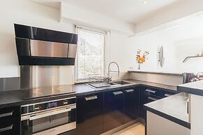 Stunning Renovated 1-bedroom Breathtaking View