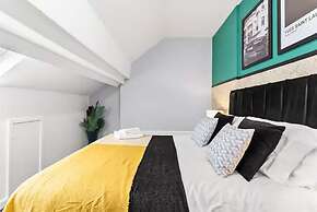 Perfect Booking 4 Bed Home in Sheffield