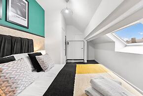 Perfect Booking 4 Bed Home in Sheffield