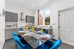 Perfect Booking 4 Bed Home in Sheffield