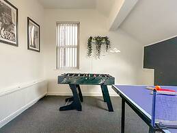 Perfect Booking 4 Bed Home in Sheffield