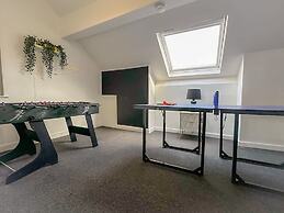 Perfect Booking 4 Bed Home in Sheffield