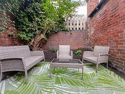 Perfect Booking 4 Bed Home in Sheffield