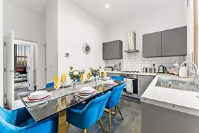 Perfect Booking 4 Bed Home in Sheffield