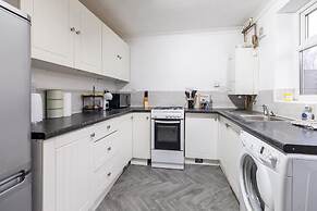 Perfect Booking 2 Bed Home in Hitchin