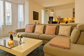 Stylish 3-bedroom Gem Steps From Monaco Spacious