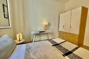 Stylish 3-bedroom Gem Steps From Monaco Spacious