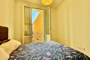 Stylish 3-bedroom Gem Steps From Monaco Spacious