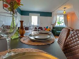 Perfect Booking 3 Bed Home in Central Bracknell