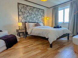 Perfect Booking 3 Bed Home in Central Bracknell