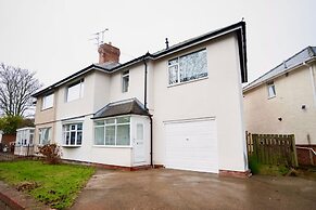 Perfect Booking 5 min Drive to Blyth Beach