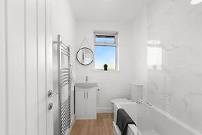 Perfect Booking 5 min Drive to Blyth Beach