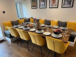 Stunning Bath Home Sleeps 12 Ideal for Hen Stags