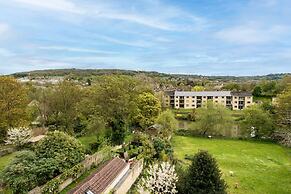 Stunning Bath Home Sleeps 12 Ideal for Hen Stags