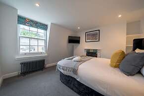 Stunning Bath Home Sleeps 12 Ideal for Hen Stags