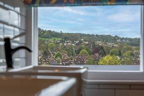 Stunning Bath Home Sleeps 12 Ideal for Hen Stags