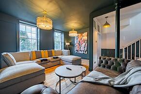 Stunning Bath Home Sleeps 12 Ideal for Hen Stags