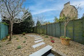 Stunning Bath Home Sleeps 12 Ideal for Hen Stags