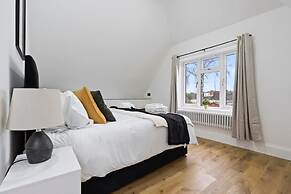 Southampton Getaway Huge Home Garden Sleeps 10