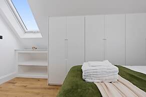 Southampton Getaway Huge Home Garden Sleeps 10