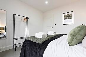 Southampton Getaway Huge Home Garden Sleeps 10