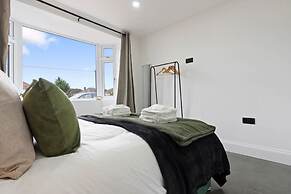 Southampton Getaway Huge Home Garden Sleeps 10