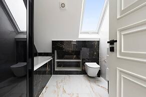 Southampton Getaway Huge Home Garden Sleeps 10