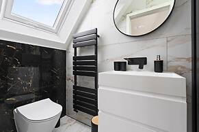 Southampton Getaway Huge Home Garden Sleeps 10