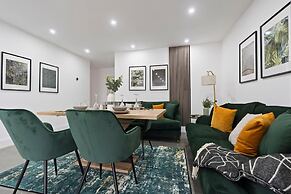 Southampton Getaway Huge Home Garden Sleeps 10