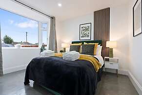 Southampton Getaway Huge Home Garden Sleeps 10