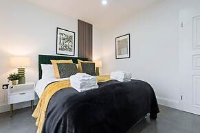 Southampton Getaway Huge Home Garden Sleeps 10