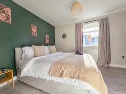 Perfect Booking 2 Bed Home in Merthyr Tydfil