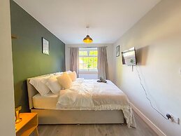 Perfect Booking 2 Bed Home in Merthyr Tydfil