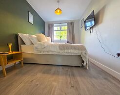 Perfect Booking 2 Bed Home in Merthyr Tydfil