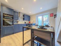 Perfect Booking 2 Bed Home in Merthyr Tydfil