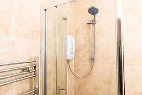 Central Ipswich Stay for 4 Budget-friendly Convenient
