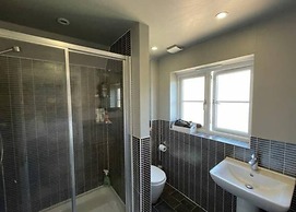 4BR 2bath Home in Colchester Perfect for Big Group