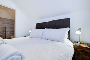 Spacious 4BR Haven in Ipswich