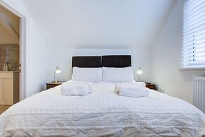 Spacious 4BR Haven in Ipswich