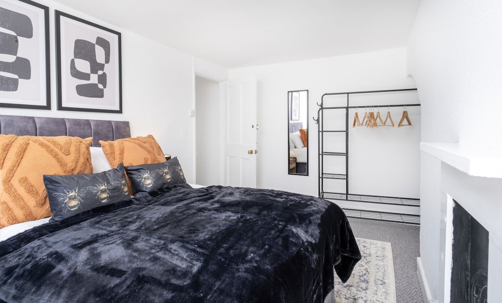 Gloucester Street Nest - 3BR Flat for 7 Guests