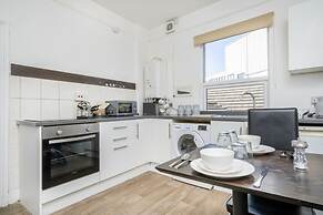 Gloucester Street Nest - 3BR Flat for 7 Guests