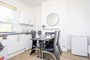Gloucester Street Nest - 3BR Flat for 7 Guests