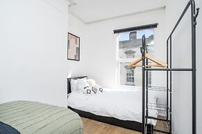 Gloucester Street Nest - 3BR Flat for 7 Guests