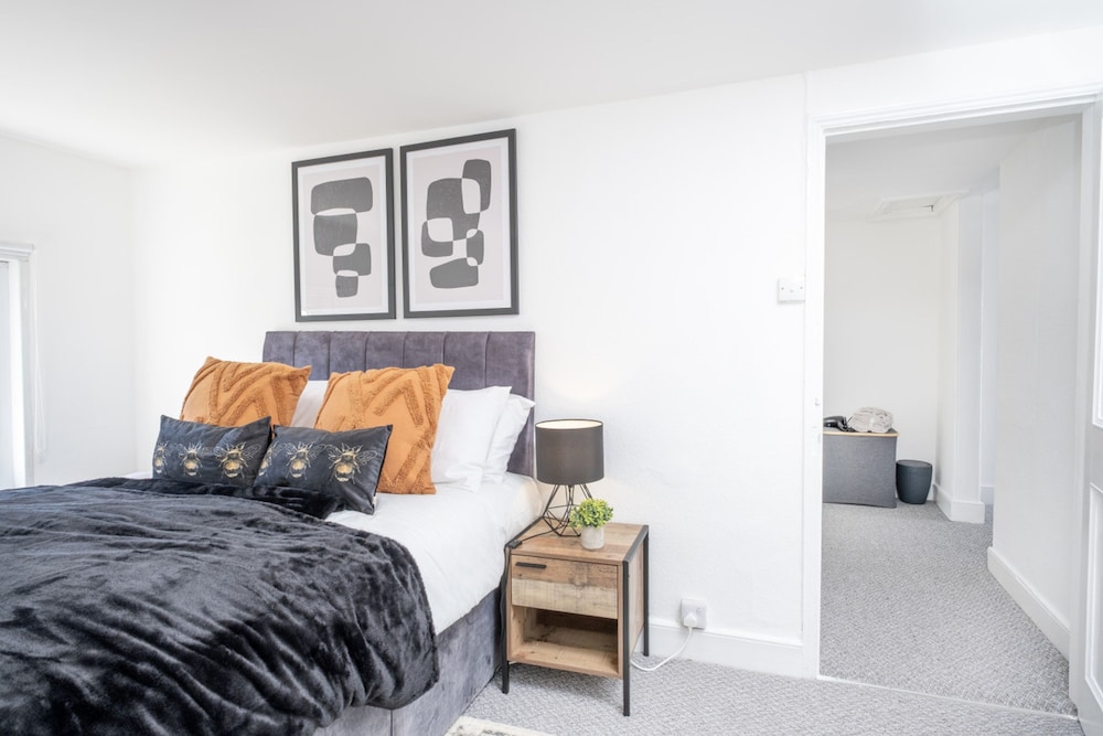 Gloucester Street Nest - 3BR Flat for 7 Guests
