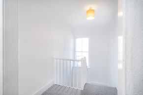 Gloucester Street Nest - 3BR Flat for 7 Guests