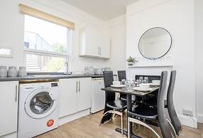 Gloucester Street Nest - 3BR Flat for 7 Guests
